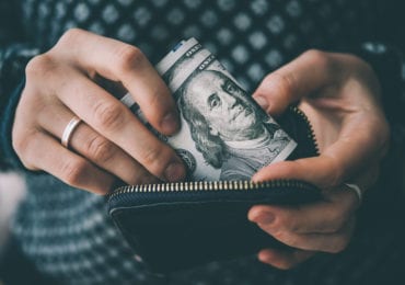 How to Utilize Coupons and Deals in Online Shopping to Save Money