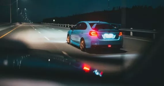 car-driving-at-night