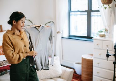 How to Help a Young Family Member Who is Starting a Business