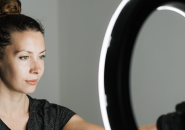 women-taking-picture-with-ringlight